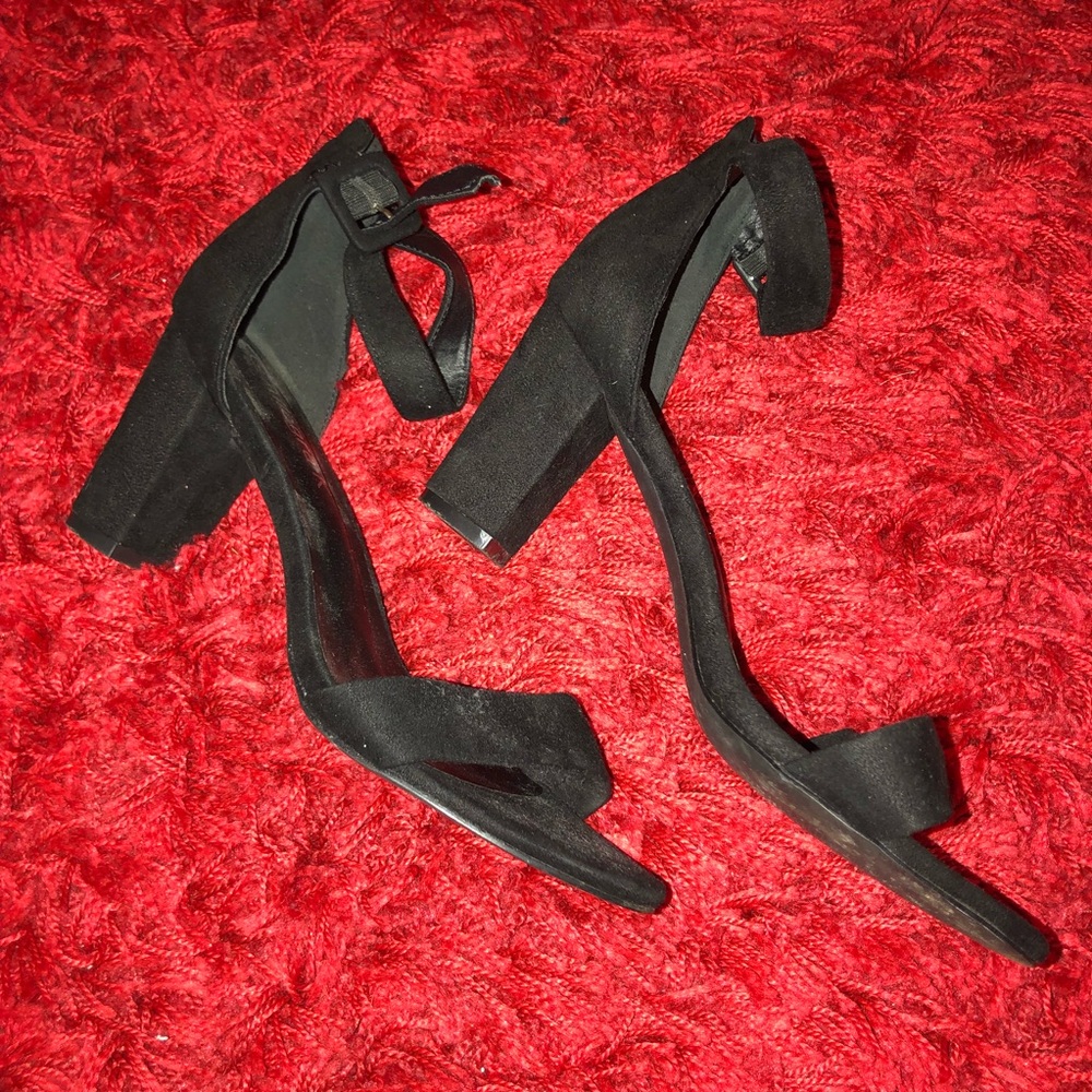 Simple Black Heels - image 3